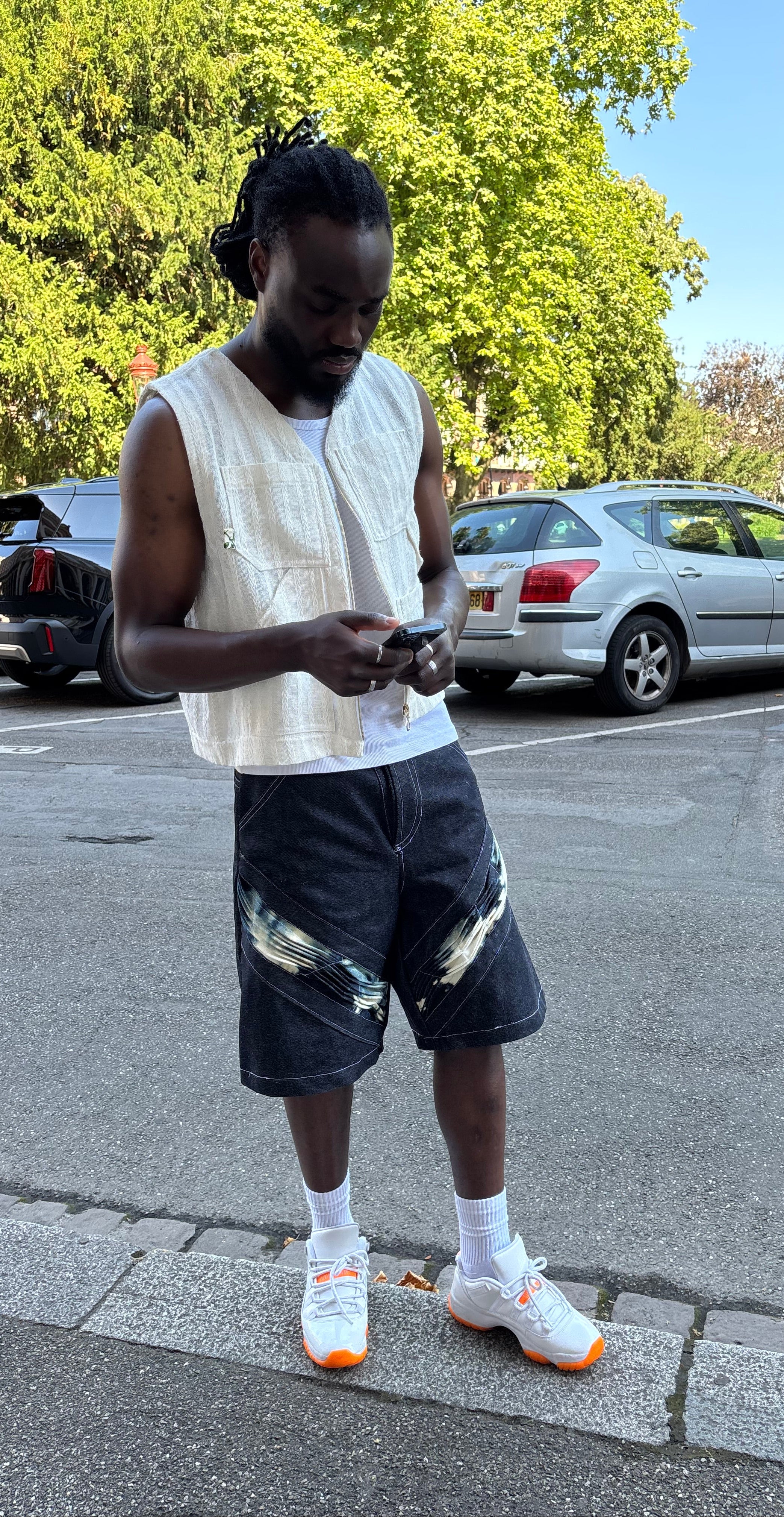 Short denim
